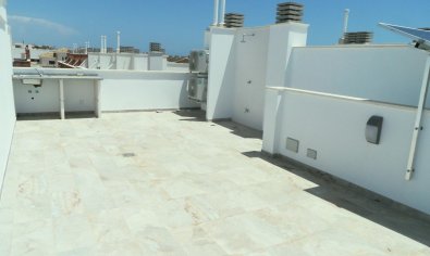 Modernas Casas Adosadas de Obra Nueva en Pilar de la Horadada