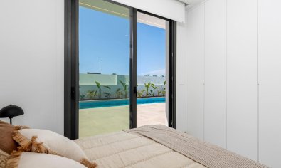 Villas de obra nueva en Los Alcázares