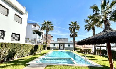 Bestaande bouw - Appartement -
Torrevieja - Punta Prima