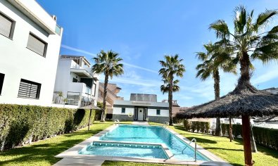 Bestaande bouw - Appartement -
Torrevieja - Punta Prima