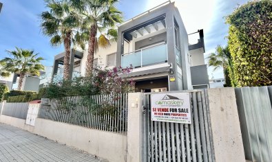 Bestaande bouw - Appartement -
Torrevieja - Punta Prima