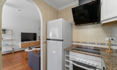 Apartamento en planta baja en Torrevieja con piscina y plaza de aparcamiento