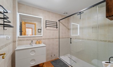 Apartamento en planta baja en Torrevieja con piscina y plaza de aparcamiento