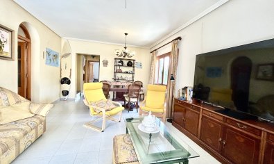 Bestaande bouw - Villa -
Orihuela Costa - La Zenia