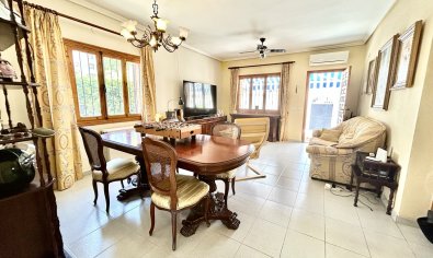 Bestaande bouw - Villa -
Orihuela Costa - La Zenia