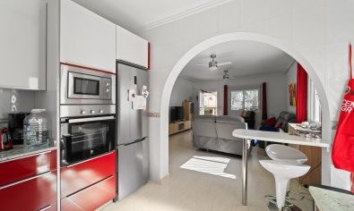 Vrijstaande woning met tuin en gemeenschappelijk zwembad in Monteazul, Benijófar