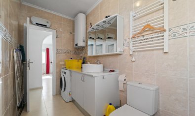 Vrijstaande woning met tuin en gemeenschappelijk zwembad in Monteazul, Benijófar