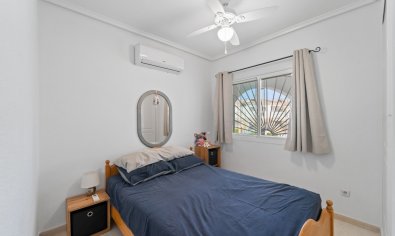 Vrijstaande woning met tuin en gemeenschappelijk zwembad in Monteazul, Benijófar