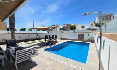 Resale - Villa -
Pilar de la Horadada - Pilar de la Horadada *