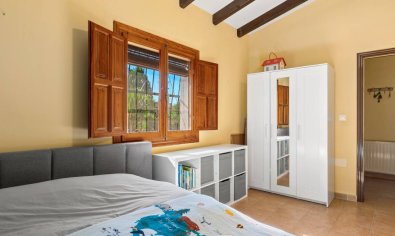 Resale - Finca -
Rafal