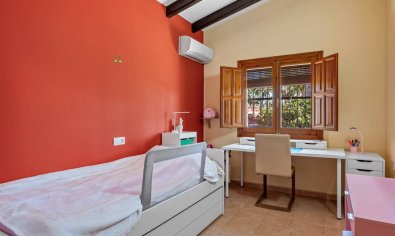 Resale - Finca -
Rafal