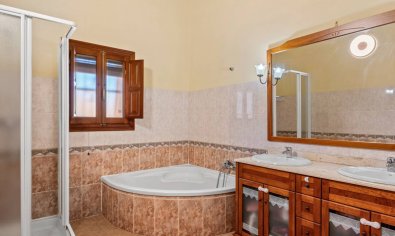 Resale - Finca -
Rafal