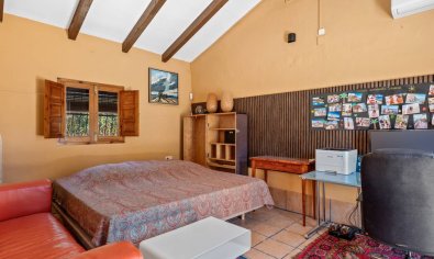 Resale - Finca -
Rafal