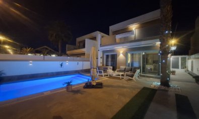 Resale - Villa -
Pilar de la Horadada - Pilar de la Horadada *