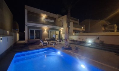 Resale - Villa -
Pilar de la Horadada - Pilar de la Horadada *