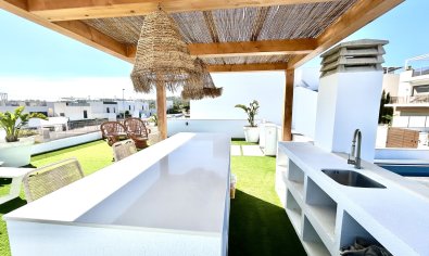 Resale - Villa -
San Miguel de Salinas