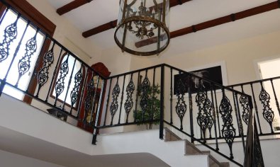 Resale - Finca -
Orihuela