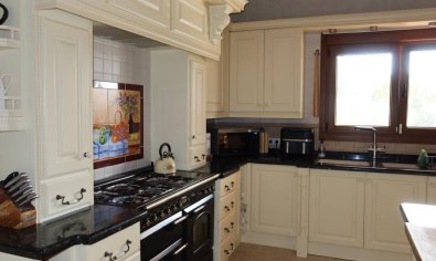 Resale - Finca -
Orihuela