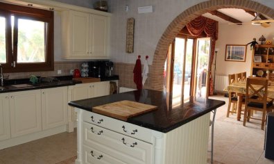Resale - Finca -
Orihuela