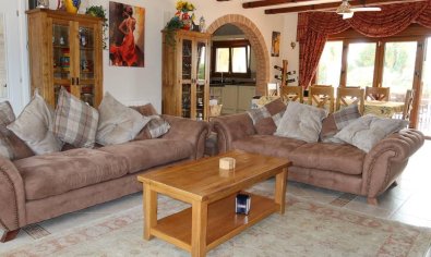 Resale - Finca -
Orihuela