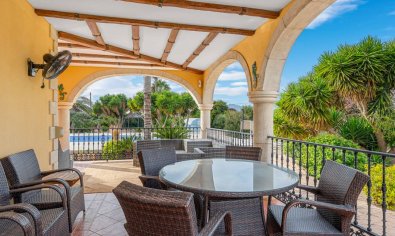 Resale - Finca -
Orihuela