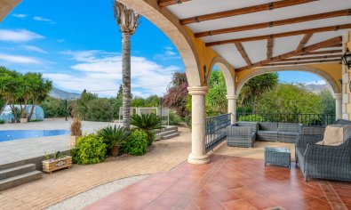 Resale - Finca -
Orihuela
