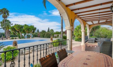 Resale - Finca -
Orihuela