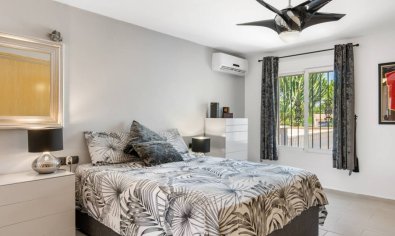Resale - Finca -
Catral
