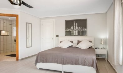 Resale - Finca -
Catral