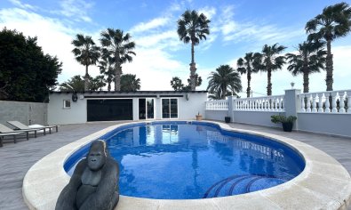 Resale - Villa -
Catral