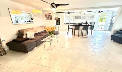 Resale - Villa -
Catral