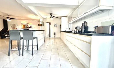 Resale - Villa -
Catral