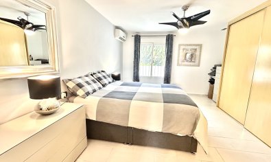 Resale - Villa -
Catral