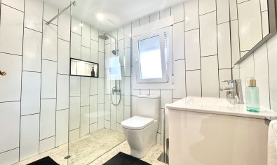 Resale - Villa -
Catral