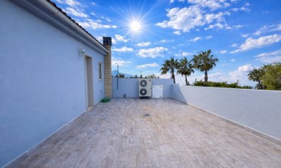 Resale - Villa -
Catral