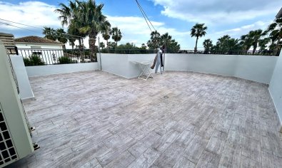 Resale - Villa -
Catral