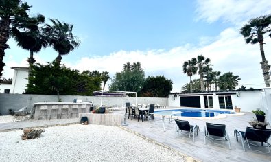 Resale - Villa -
Catral