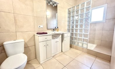Resale - Villa -
Catral