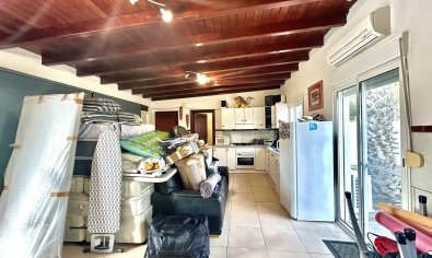 Resale - Villa -
Catral