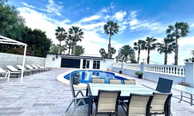 Resale - Villa -
Catral