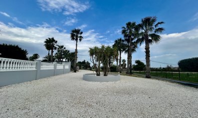 Resale - Villa -
Catral