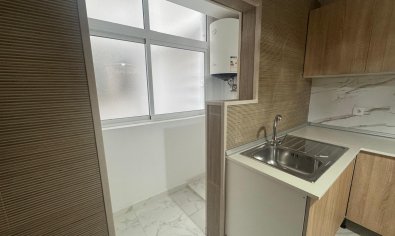 Bestaande bouw - Apartamento -
Torrevieja - Muelle Pesquero