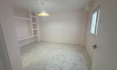 Bestaande bouw - Apartamento -
Torrevieja - Muelle Pesquero