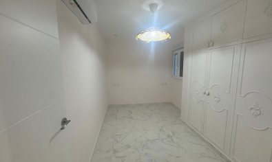 Bestaande bouw - Apartamento -
Torrevieja - Muelle Pesquero