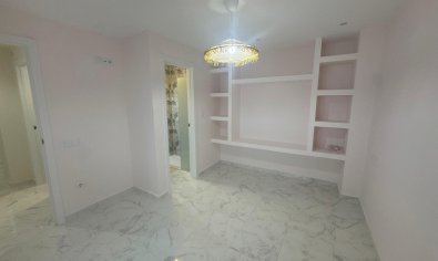Bestaande bouw - Apartamento -
Torrevieja - Muelle Pesquero