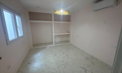 Bestaande bouw - Apartamento -
Torrevieja - Muelle Pesquero