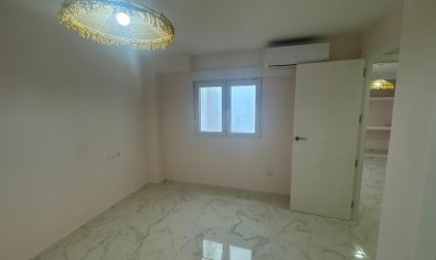 Bestaande bouw - Apartamento -
Torrevieja - Muelle Pesquero