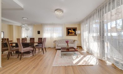 Bestaande bouw - Villa -
Torrevieja - Los Balcones