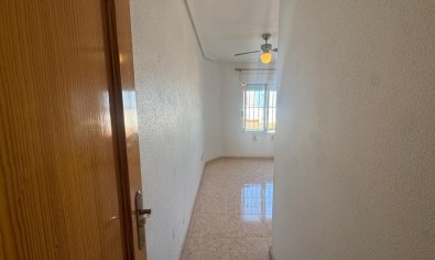 Bestaande bouw - Apartamento -
Torrevieja - La Mata