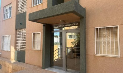 Bestaande bouw - Apartamento -
Torrevieja - La Mata